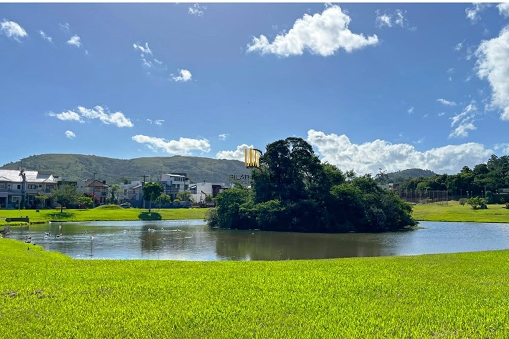 Casa 3 dormitórios no bairro Hípica