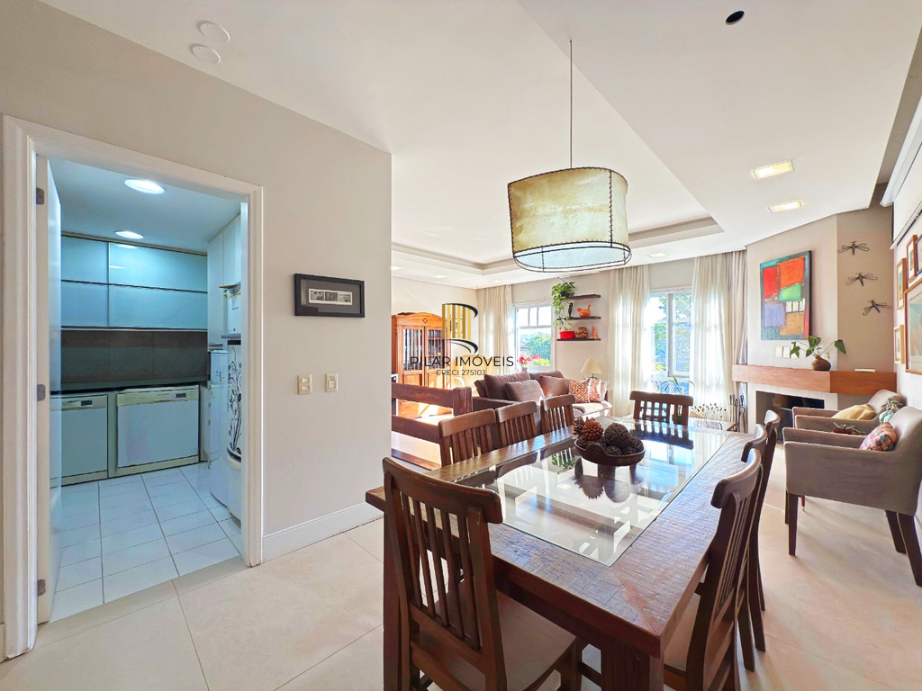 Casa de Condomínio 3 dormitórios no bairro Jardim Carvalho