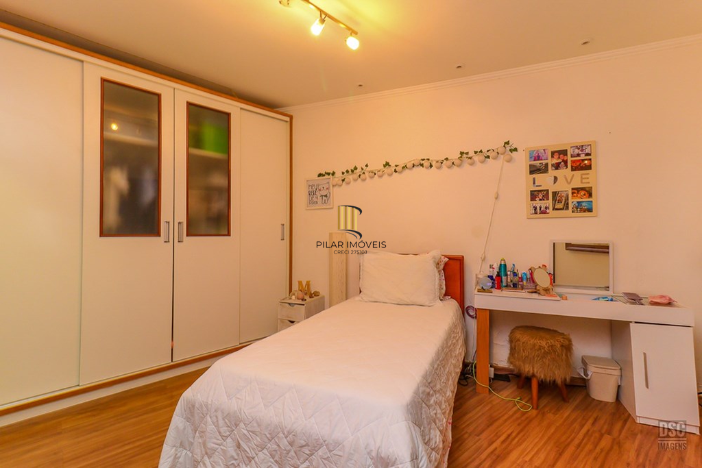 Casa 3 dormitórios no bairro Passo da Areia