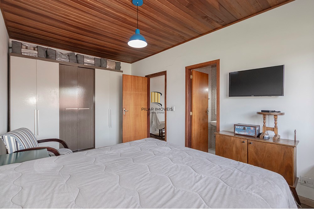 Casa 4 dormitórios no bairro Cavalhada