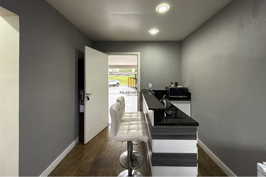 Casa 5 dormitórios no bairro Igara