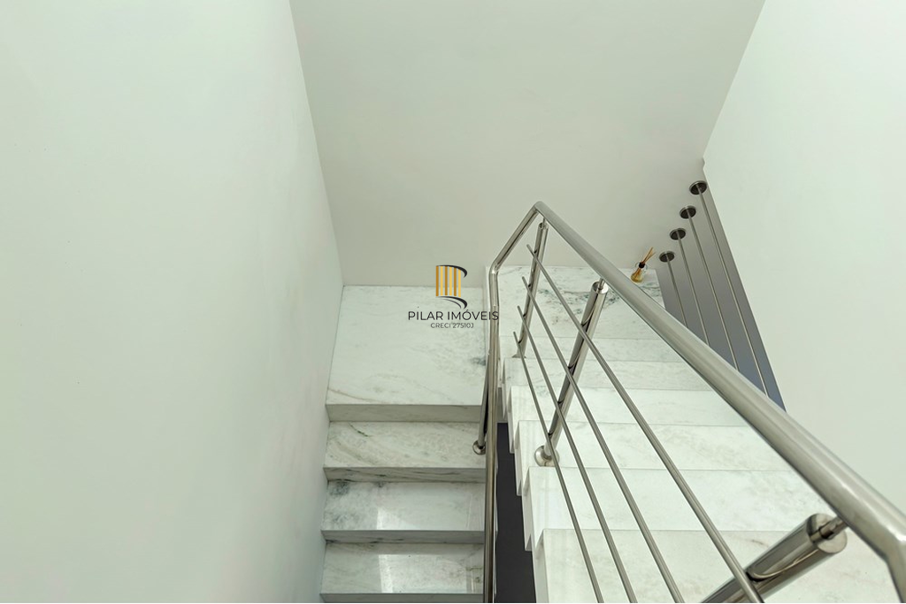 Casa 3 dormitórios no bairro Hípica