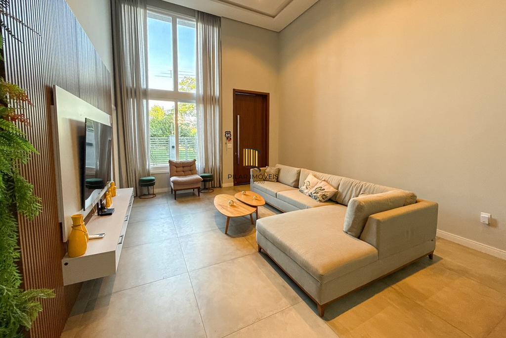 Casa 3 dormitórios no bairro Igara