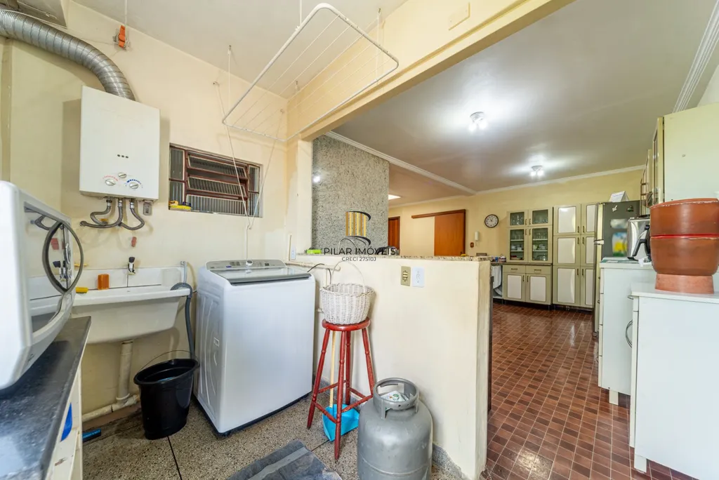 Casa 4 dormitórios no bairro Sarandi