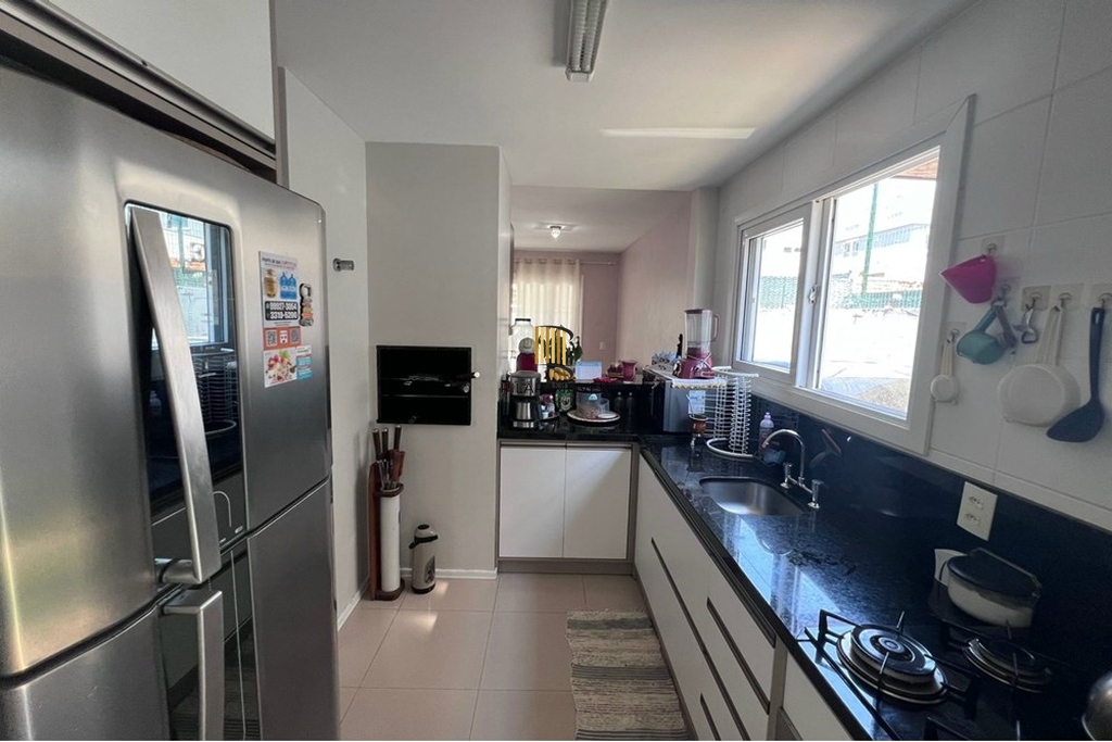 Casa 3 dormitórios no bairro Lomba do Pinheiro