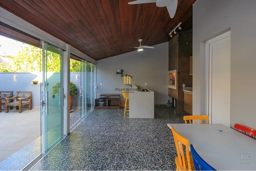 Casa 3 dormitórios no bairro Ipanema