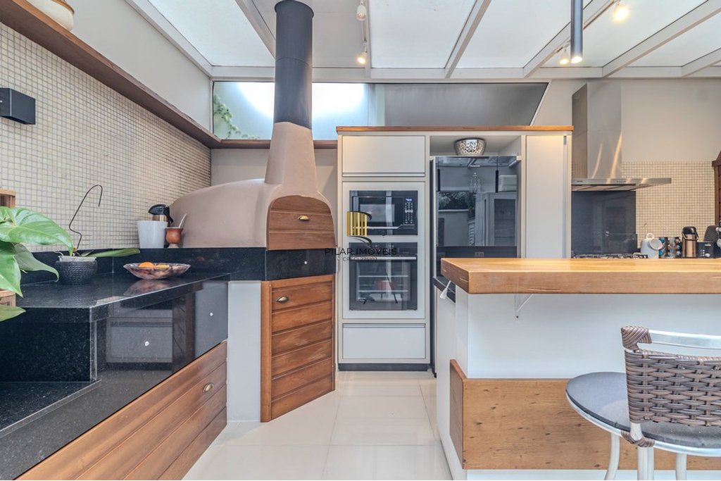 Casa de Condomínio 4 dormitórios no bairro Tristeza