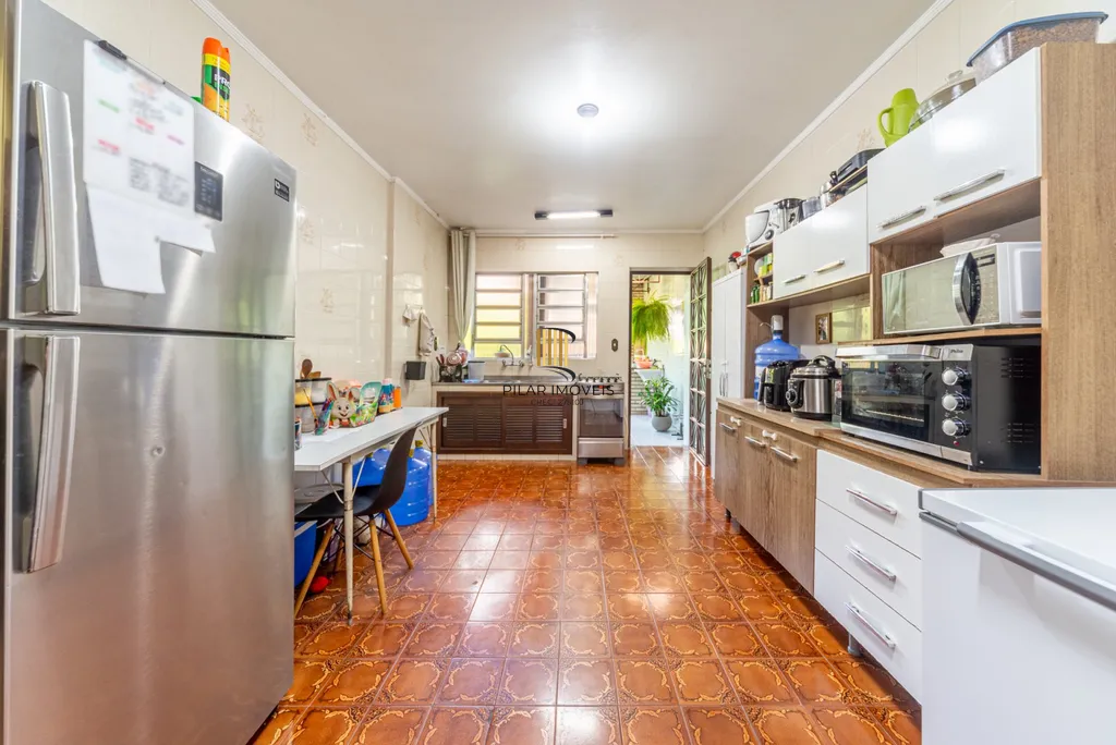 Casa 4 dormitórios no bairro Sarandi