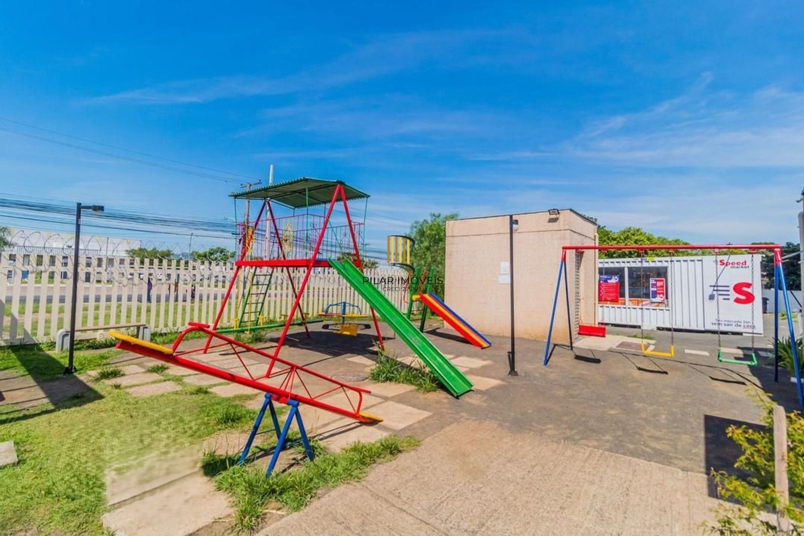 Apto 1 Dormitórios, Térreo, Sala, Cozinha, Banheiro, reformado e 01 vaga garagem