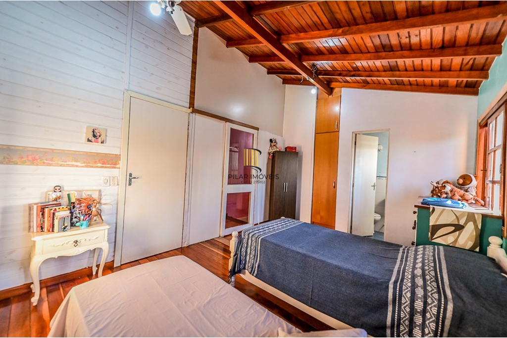 Casa de Condomínio 4 dormitórios no bairro Santa Tereza