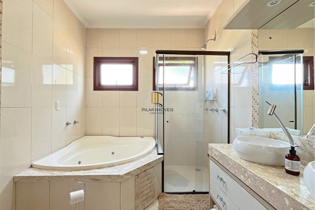 Casa de Condomínio 3 dormitórios no bairro Hípica