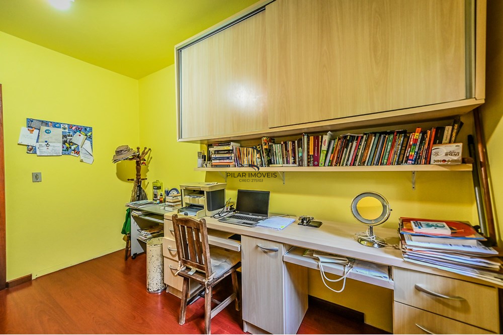 Casa 4 dormitórios no bairro Cascata