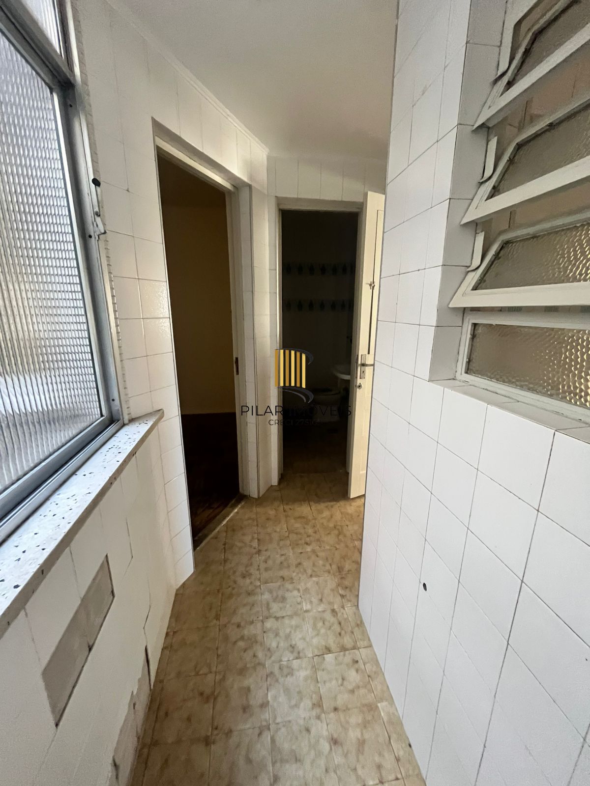 02 dorm, 73 m², sol da tarde, com vaga, dep e banho aux, no Passo da Areia