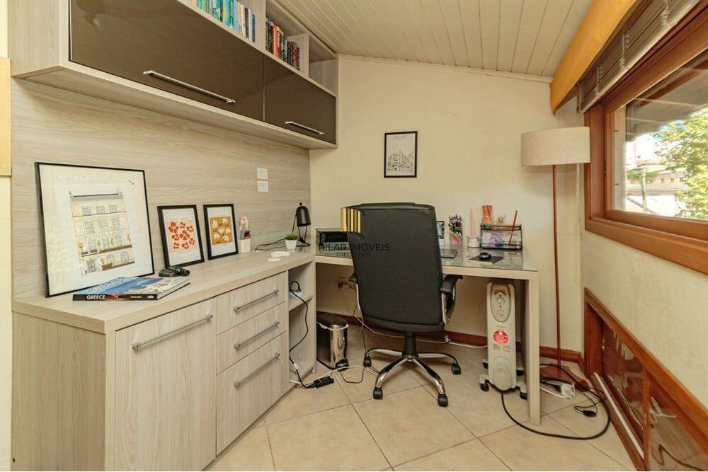 Casa 3 dormitórios no bairro Chácara das Pedras