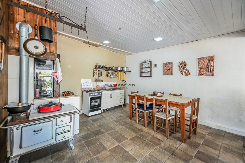 Casa 4 dormitórios no bairro Vila Ipiranga