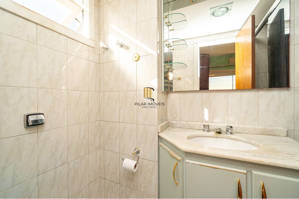 Apartamento 3 dormitórios no bairro Menino Deus