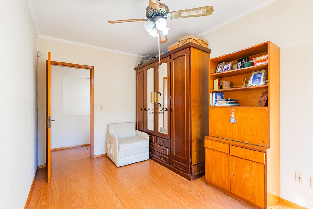 Casa 4 dormitórios no bairro Medianeira