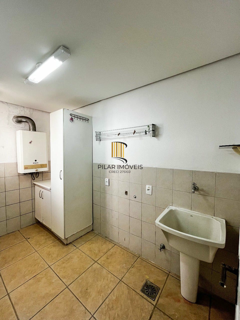 Casa 4 dormitórios no bairro Chácara das Pedras