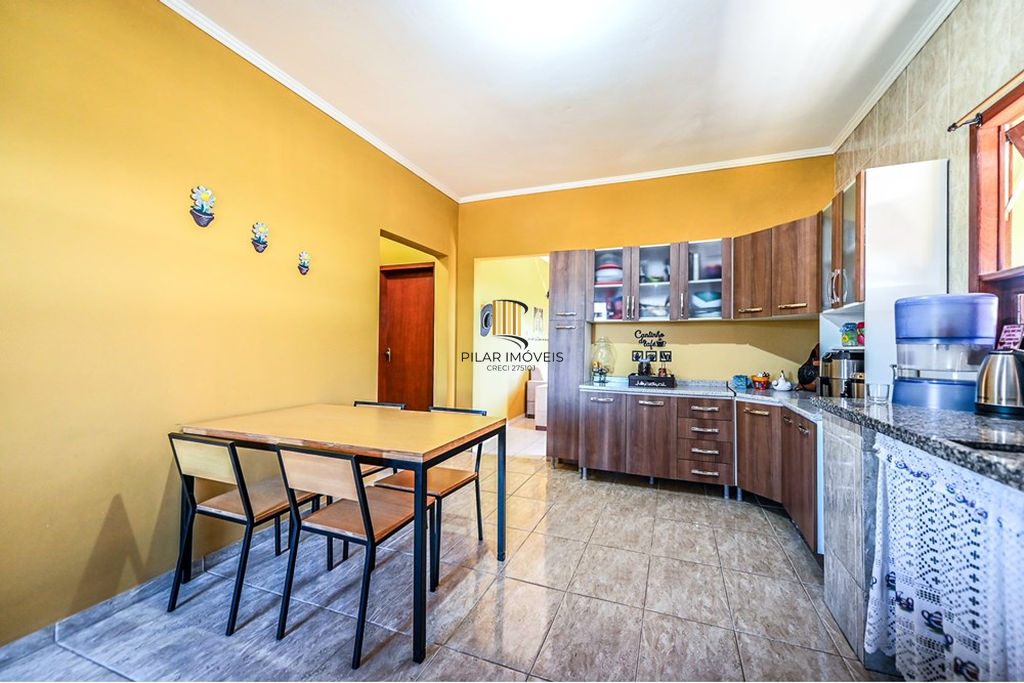 Casa 2 dormitórios no bairro Agronomia