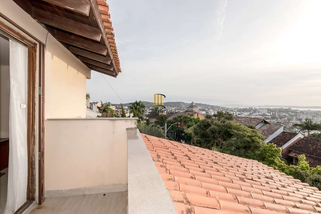 Casa 3 dormitórios no bairro Nonoai