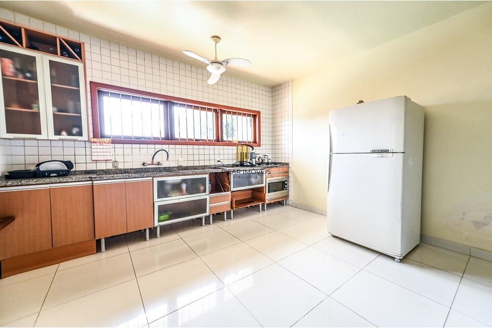 Casa 4 dormitórios no bairro Ipanema