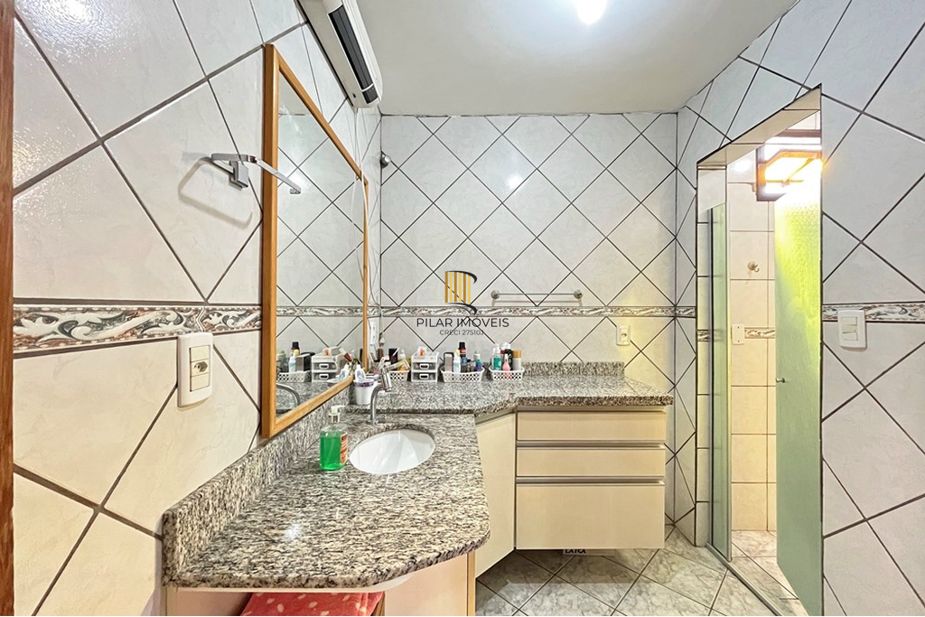 Casa 4 dormitórios no bairro Cristal