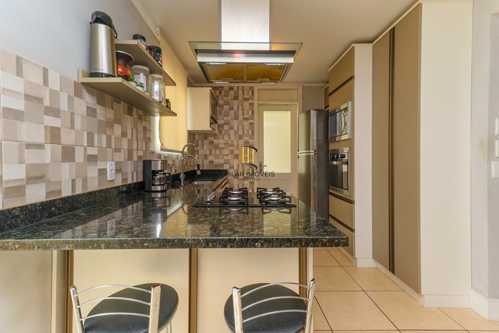 Casa de Condomínio 3 dormitórios no bairro São Sebastião