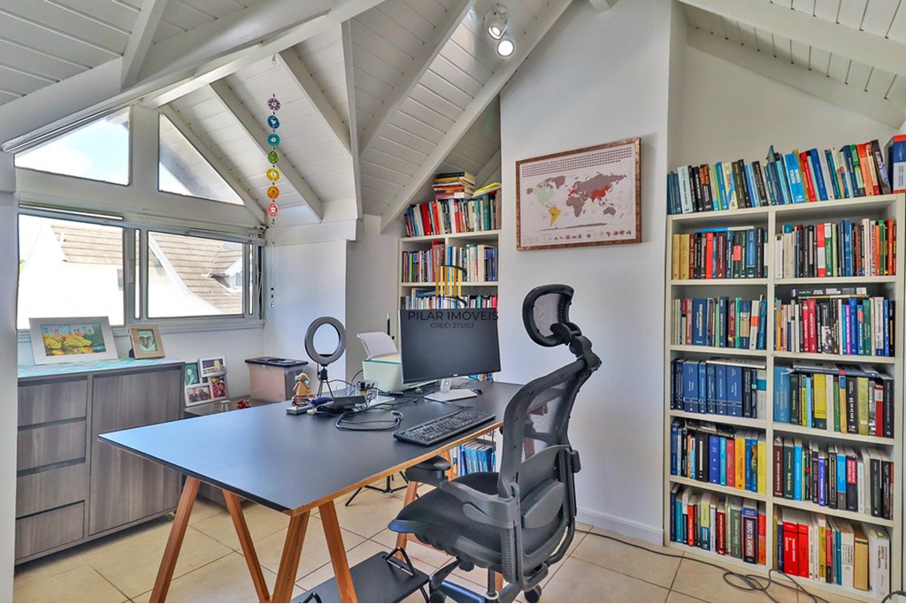 Casa de Condomínio 4 dormitórios no bairro Jardim Itu