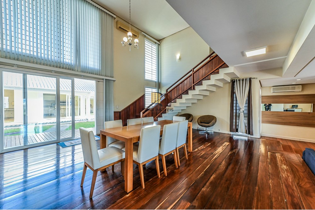 Casa 4 dormitórios no bairro Morro Santana