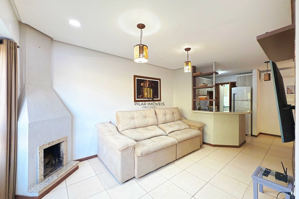 Casa 2 dormitórios no bairro Hípica