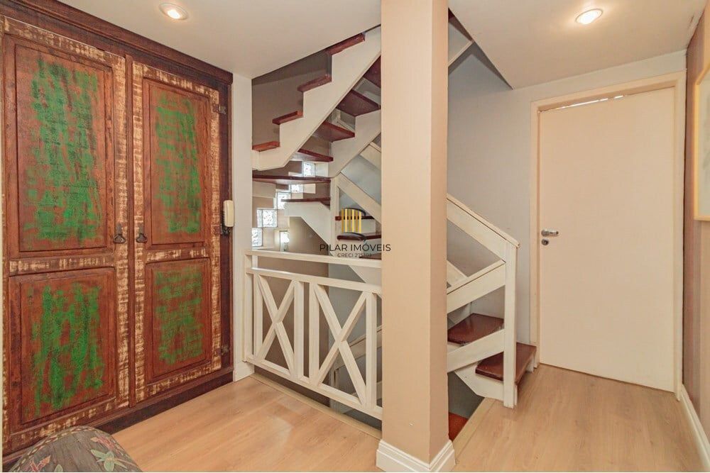 Casa 4 dormitórios no bairro Chácara das Pedras