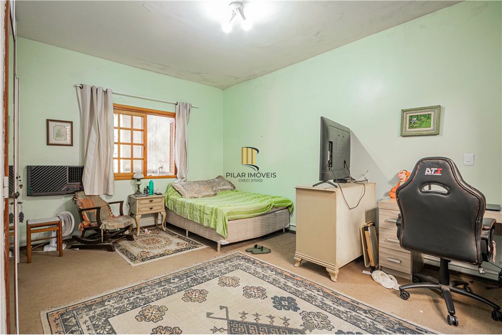 Casa 5 dormitórios no bairro Petrópolis