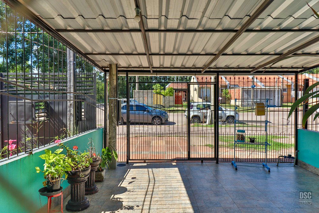 Casa 2 dormitórios no bairro Restinga