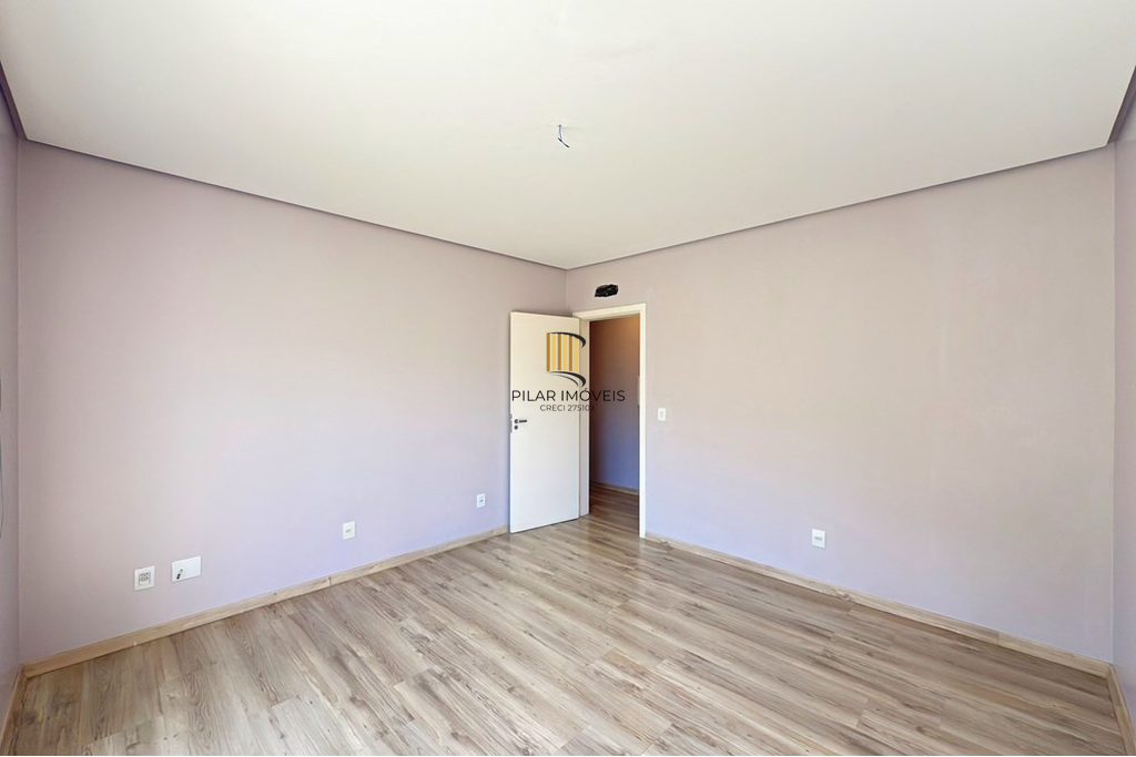 Casa 3 dormitórios no bairro Hípica