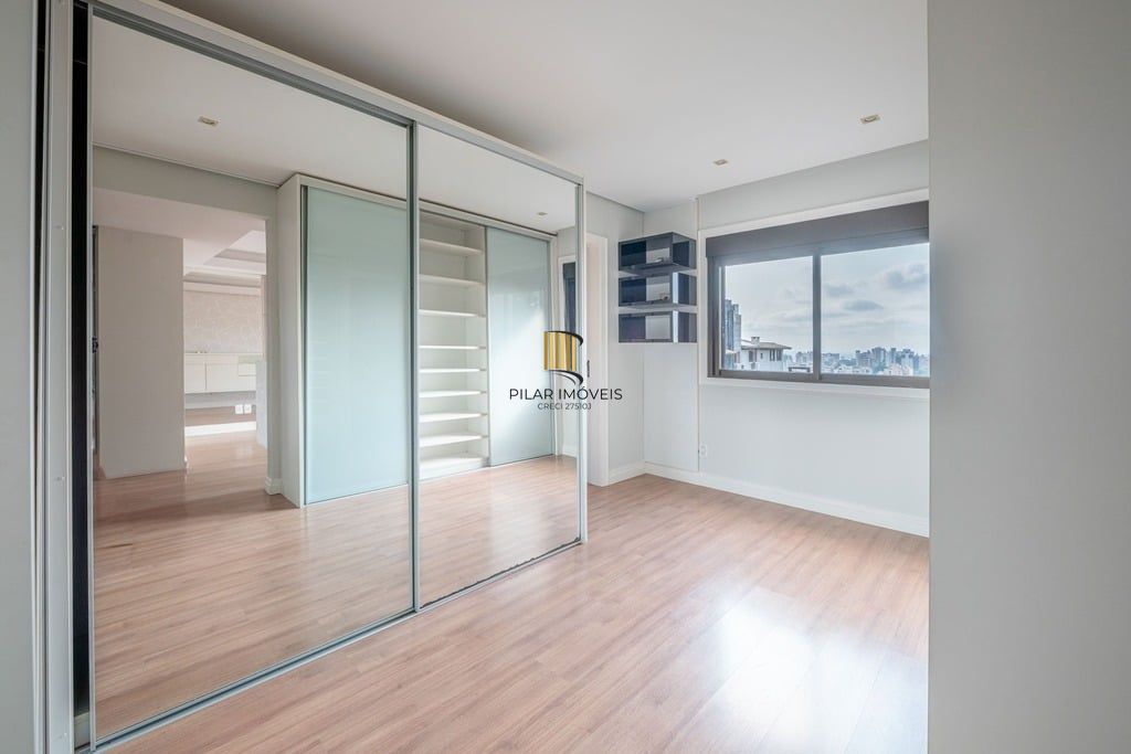 Apartamento 4 dormitórios no bairro Bela Vista