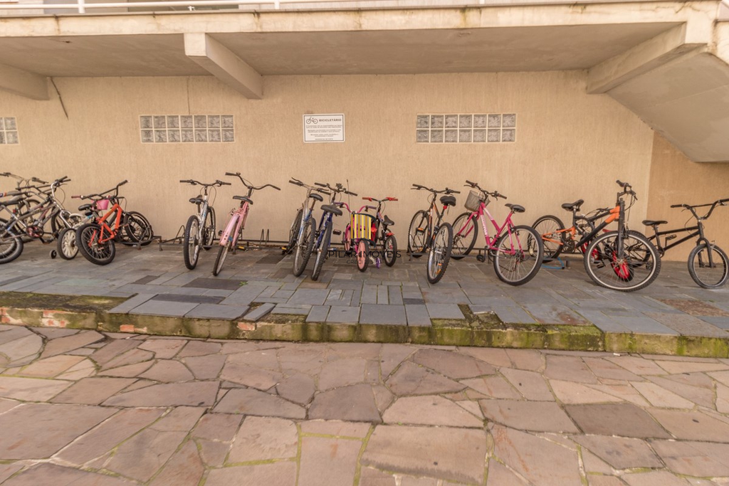 Apartamento 2 dormitórios no bairro Vila Ipiranga