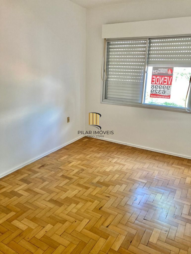 Apto de 02 dorm no Passo da Areia, de fundos, sol da manhã, 01 lance de escada