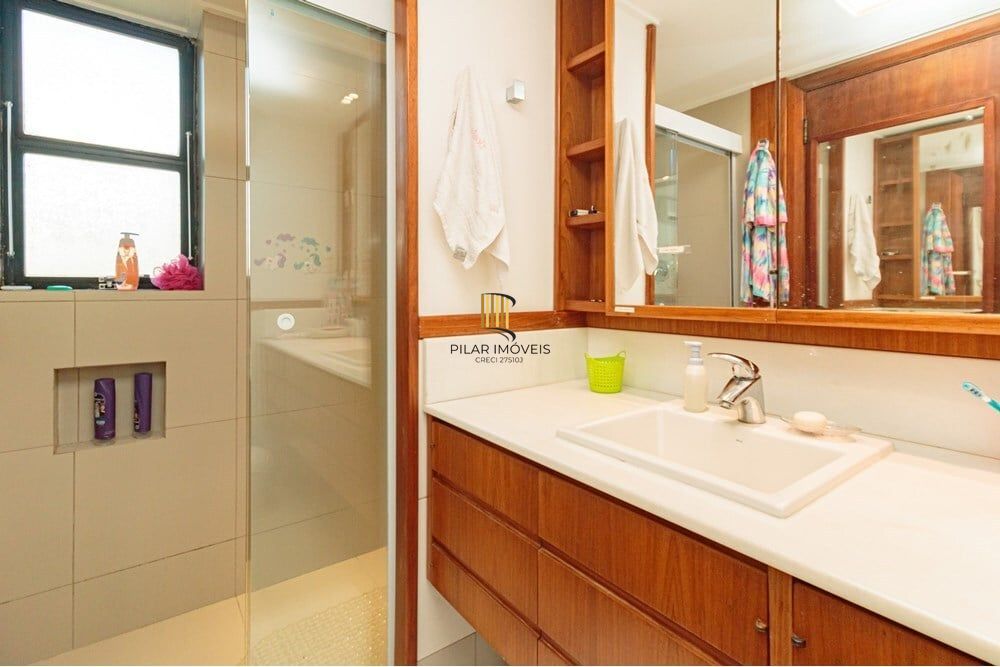 Apartamento 4 dormitórios no bairro Floresta