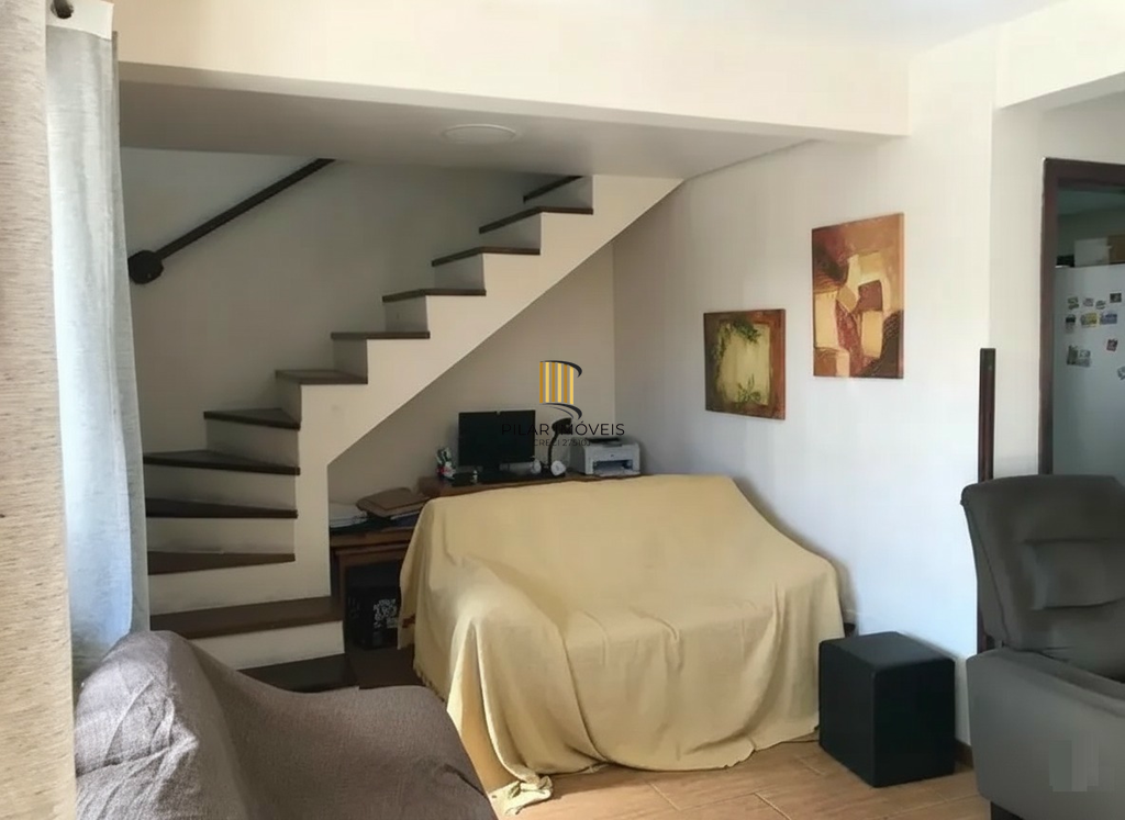 Casa 3 dormitórios no bairro Hípica