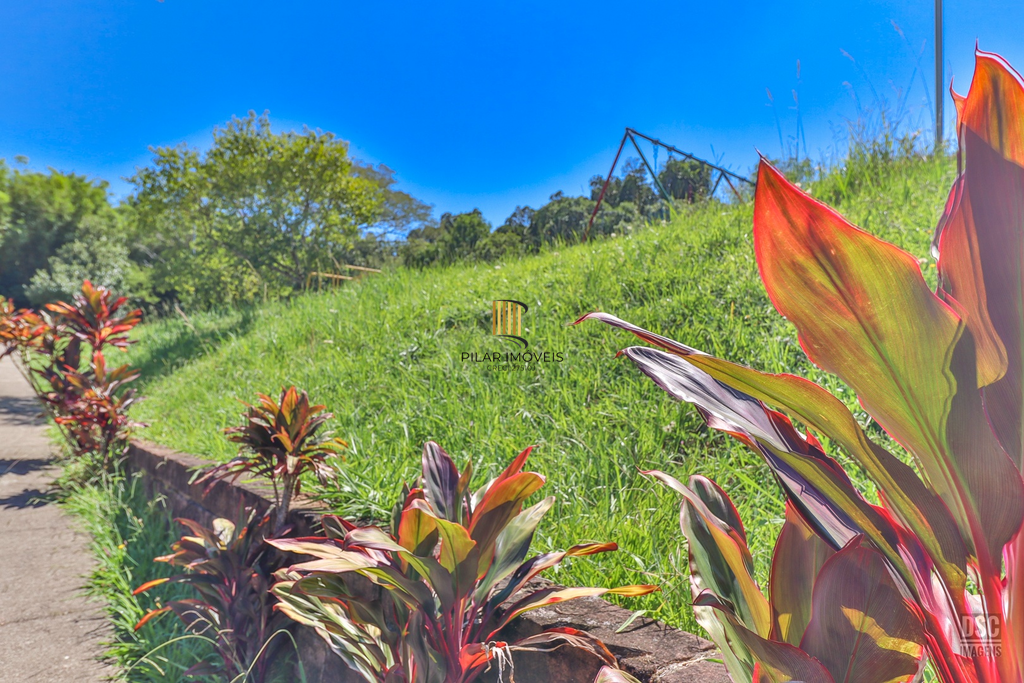 Casa 2 dormitórios no bairro Hípica