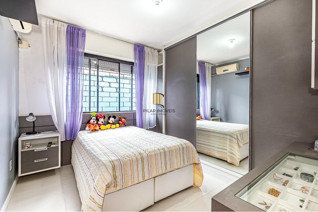 Casa 5 dormitórios no bairro Vila Ipiranga