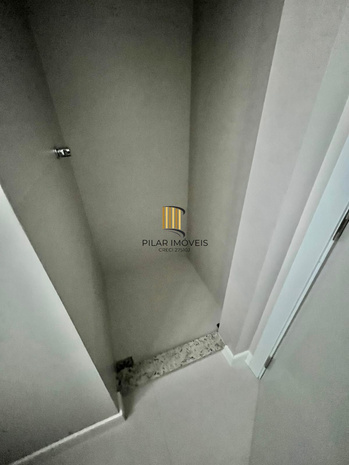 Lindo apto de 01 dorm, com 50 m2, no Passo da Areia, próximo ao Shopping Wallig