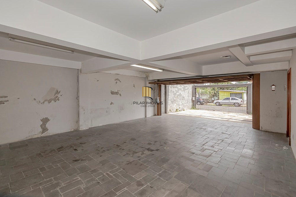 Casa 6 dormitórios no bairro Vila Jardim