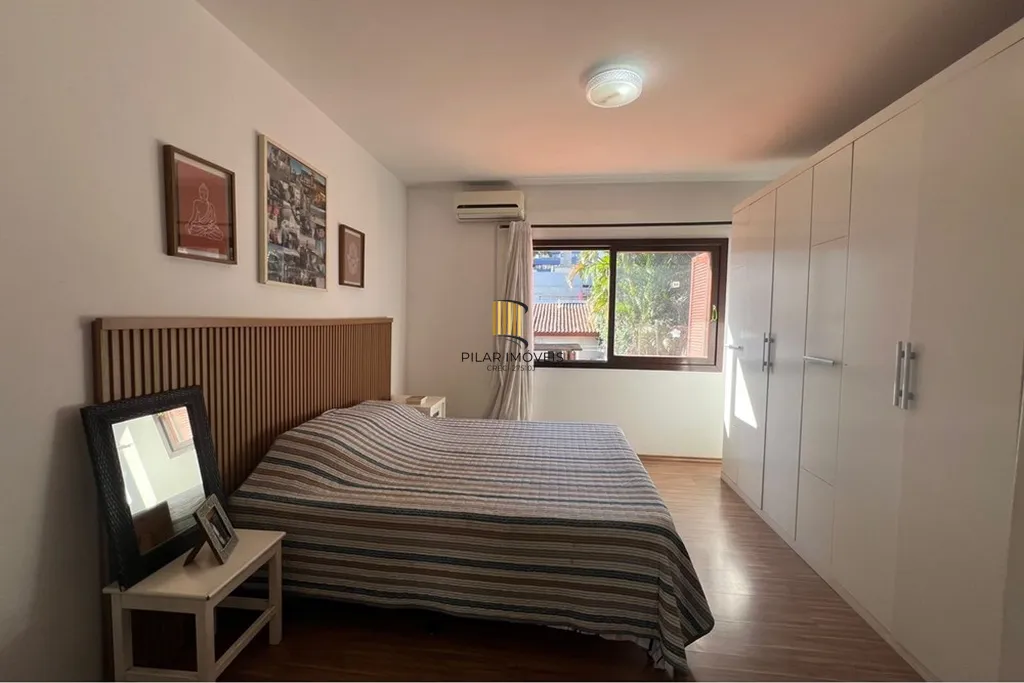 Casa 4 dormitórios no bairro Petrópolis