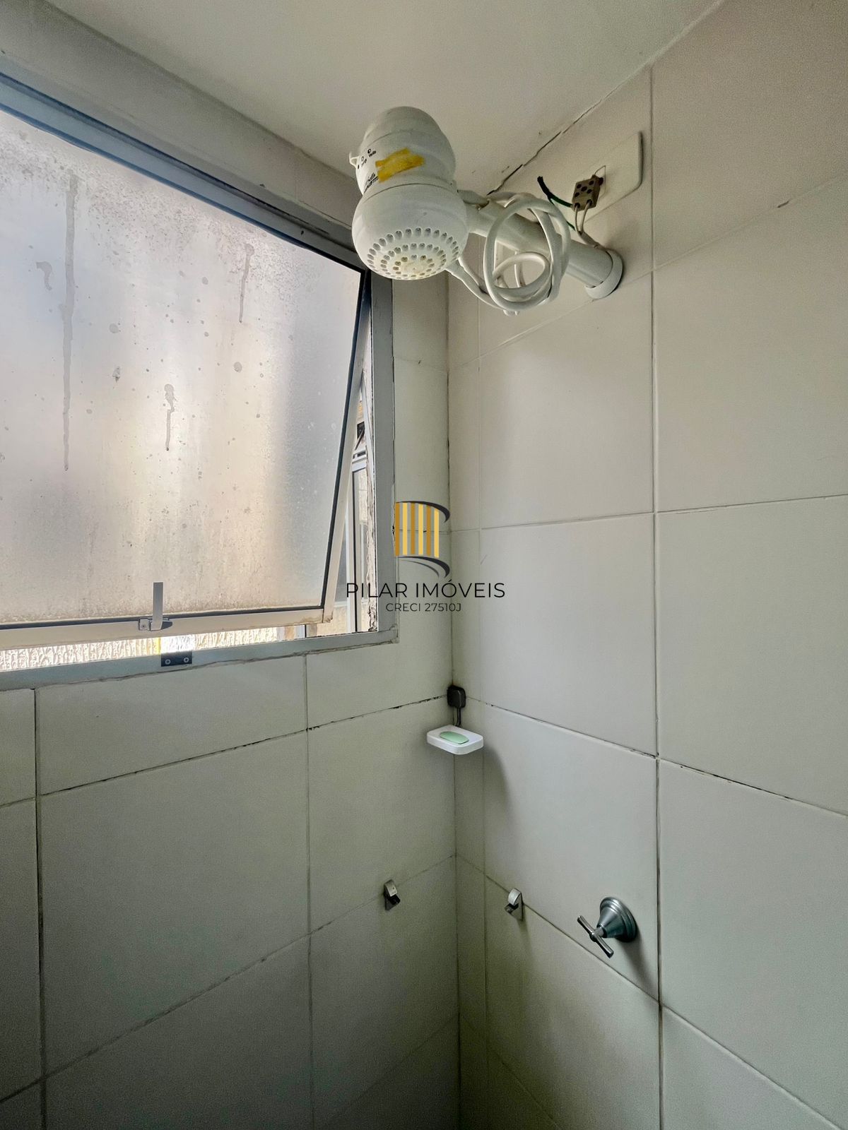 Apto 2 Dormitórios, Sala, Cozinha, Banheiro, semimob, 01 vaga garagem-rotativa