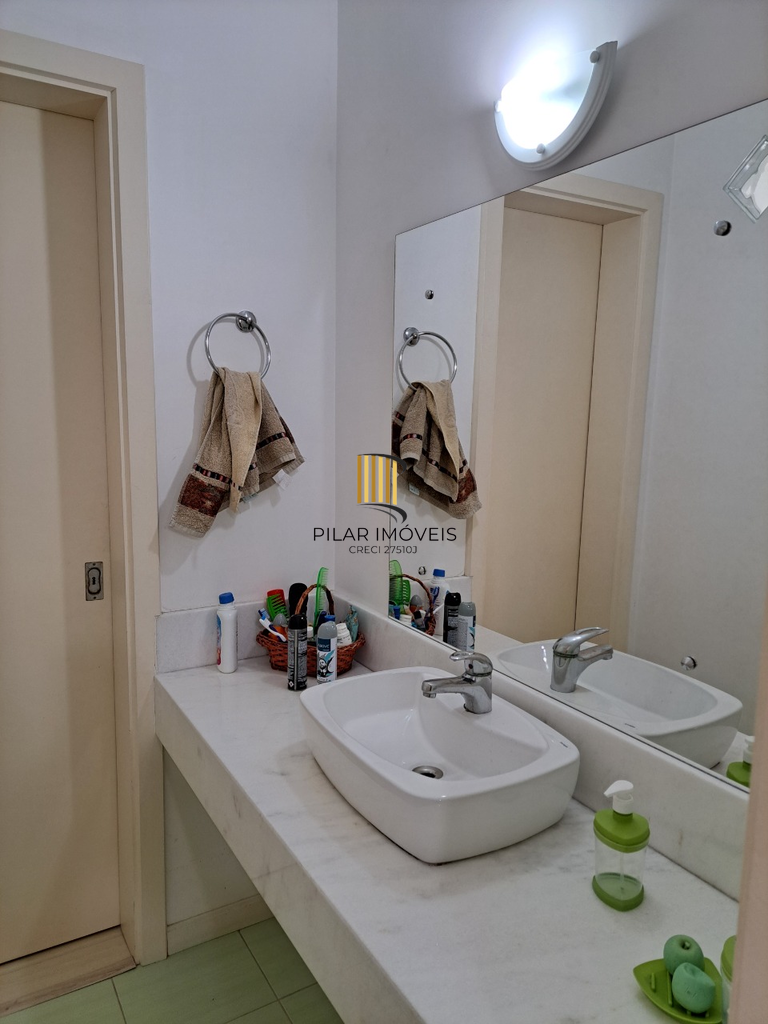 Casa 4 dormitórios no bairro Cristal