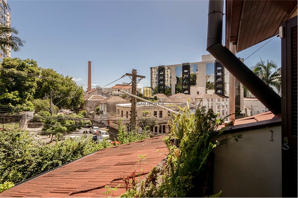 Casa 4 dormitórios no bairro Moinhos de Vento