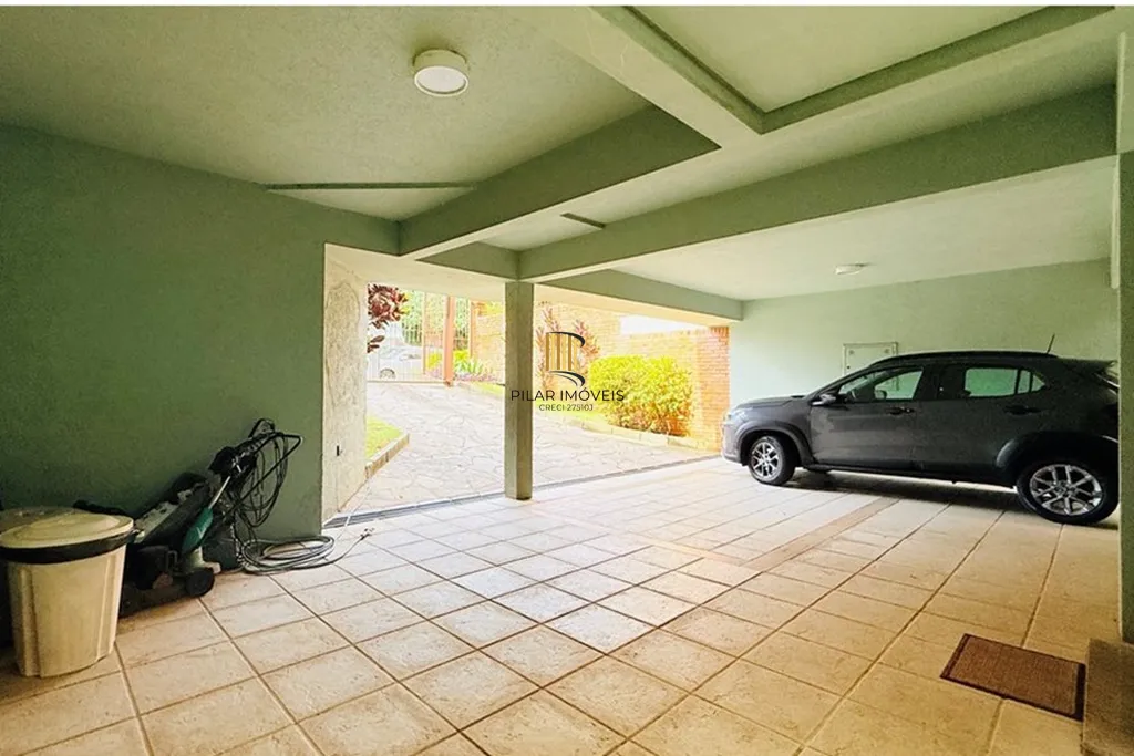 Casa 4 dormitórios no bairro Teresópolis