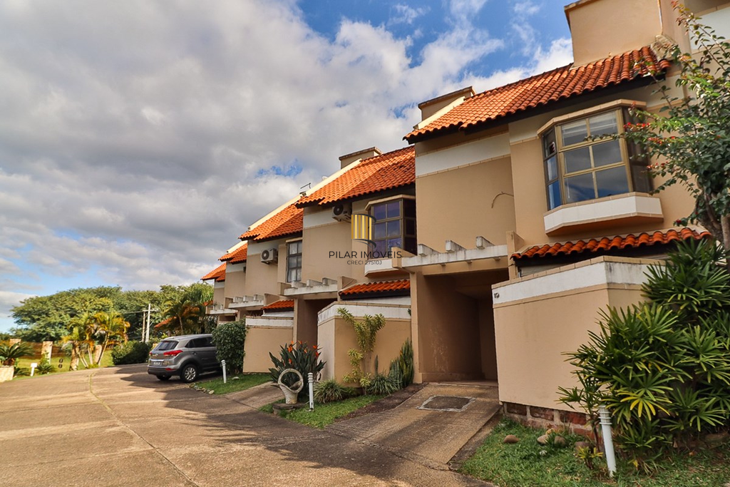 Casa de Condomínio 3 dormitórios no bairro Jardim Itu