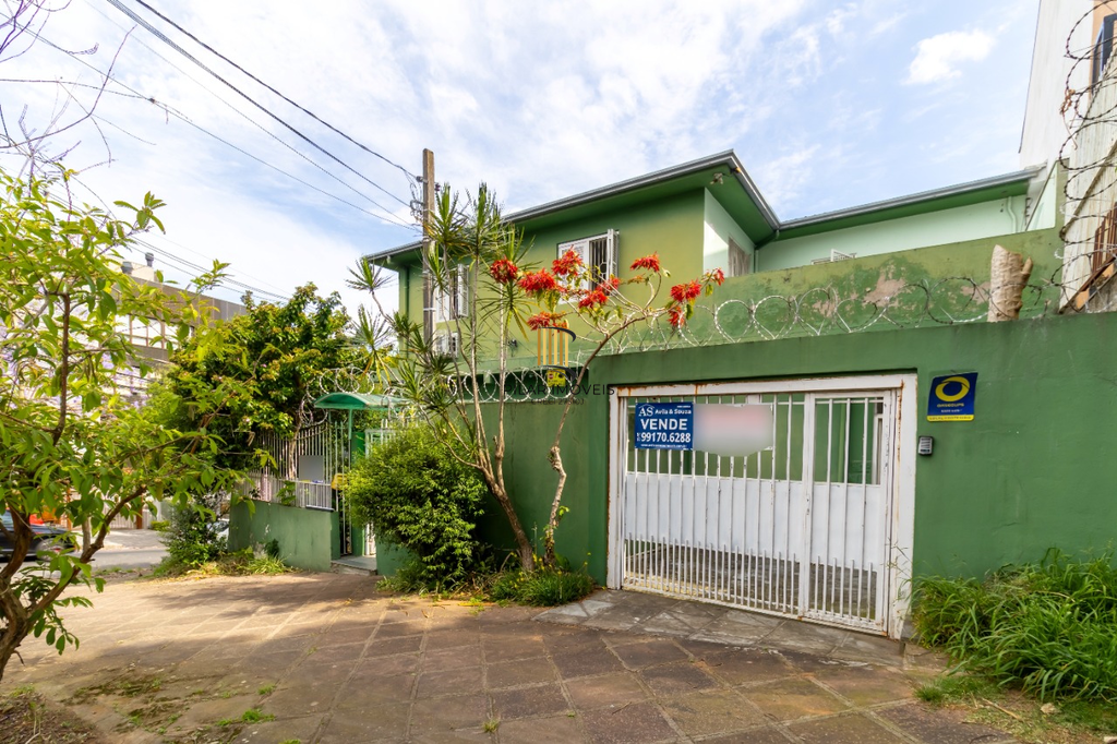 Casa 5 dormitórios no bairro Petrópolis - Pilar Imóveis